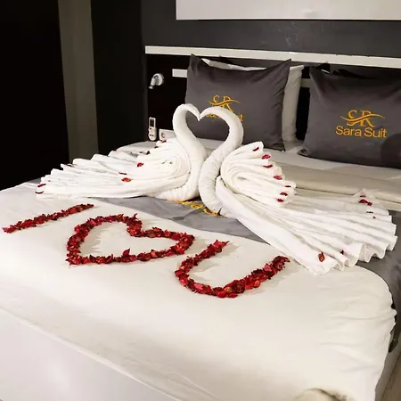 Sara Aparthotel *