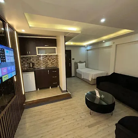 Sara Apartahotel *