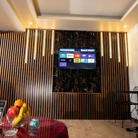 Sara Apartahotel *