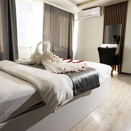 Sara Apartahotel