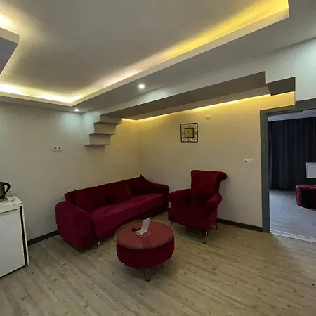 Sara Apartahotel *